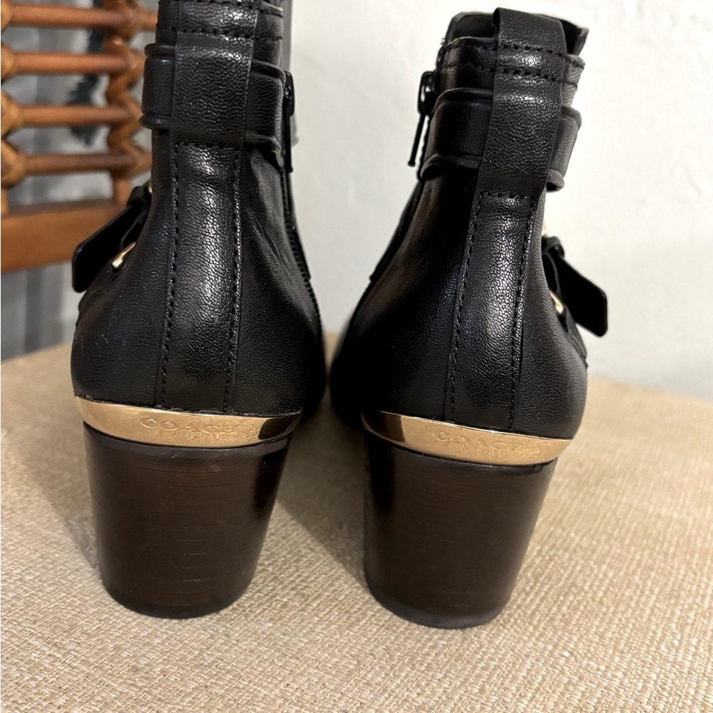 BLACK AND GOLD BOOT HEALS